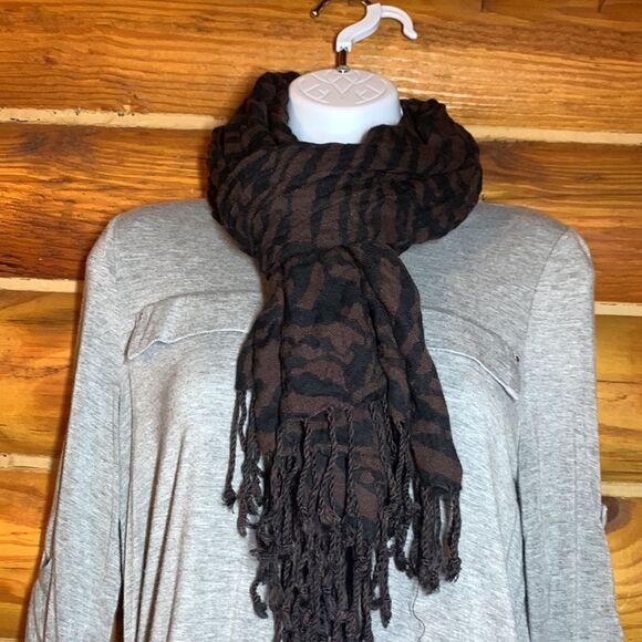 None Accessories - Tiger Animal Print Scarf with Fringe